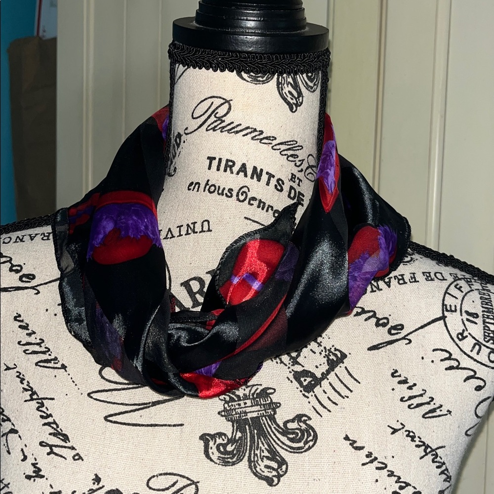 FREE w/ $10+ PURCHASE: Hat Print Neckerchief